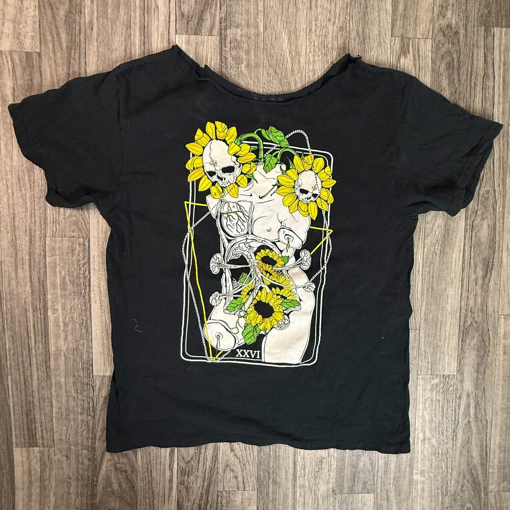 Black Graphic Skull Sunflower Tee Distressed Edge Crewneck Unisex Tee Shirt